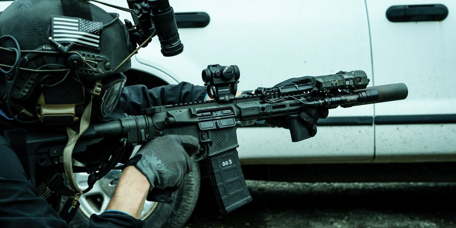 GEISSELE_193_AIMPOINT_T2_GASMASK_AVON_PVS31_OPSCORE_M600U_DUAL_PAD_SOCOM_RC2_4-1-1500x810__1_.jpg